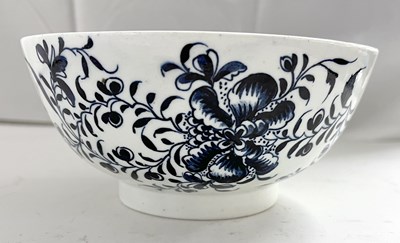 Lot 460 - A Lowestoft porcelain bowl with a blue and...