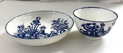 Lot 462 - An 18th Century Worcester porcelain tea bowl...