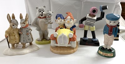 Lot 487 - Group of Royal Doulton figures including...