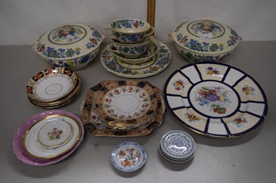 Lot 137 - Mixed Lot: Various table wares to include a...