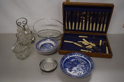 Lot 140 - Mixed Lot: Willow pattern table wares, glass...