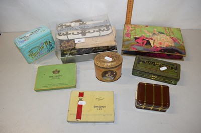 Lot 171 - Mixed Lot: Various vintage tins, evening bags etc