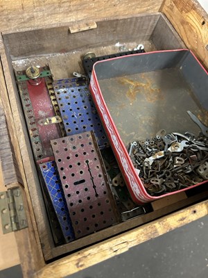 Lot 625 - Box of assorted Meccano