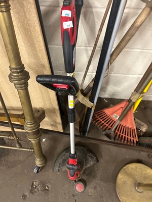 Lot 756 - Cobra electric strimmer