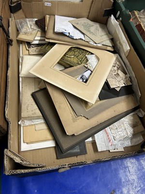 Lot 516 - Quantity of assorted vintage prints and...