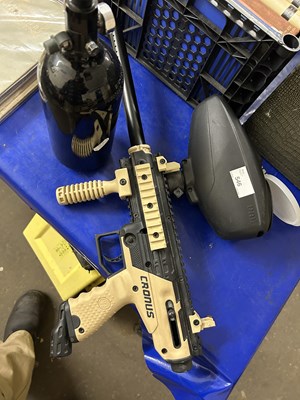 Lot 546 - A Chronus paintball gun