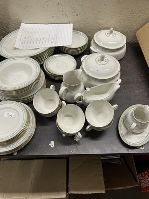 Lot 570 - Royal Doulton Berkshire dinner service
