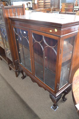 Lot 602 - An Edwardian mahogany display cabinet with two...