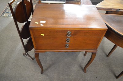 Lot 593 - A 20th Century mahogany cutlery canteen...