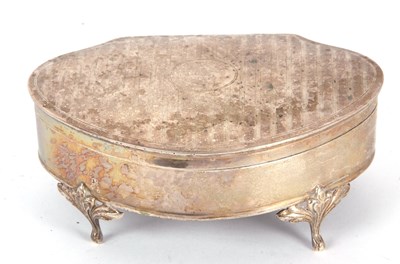 Lot 11 - A George V silver ring box of cartouch form,...