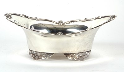 Lot 21 - An Edwardian silver dish of oval form, applied...