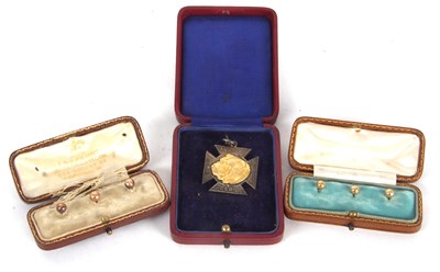 Lot 136 - Mixed Lot: An Edwardian silver Maltese cross...