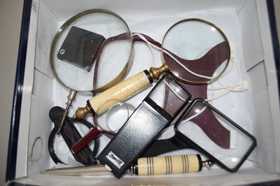 Lot 98 - Mixed Lot: Magnifying glasses