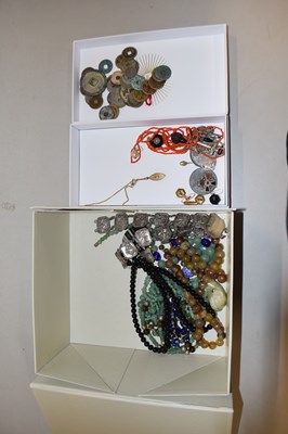 Lot 113 - Box of assorted costume jewellery