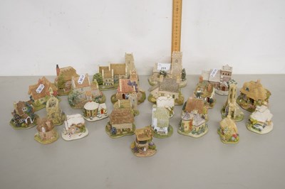 Lot 211 - Collection of Lilliput Lane model cottages