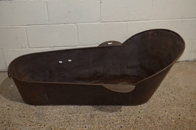 Lot 370 - A vintage sheet iron hip bath