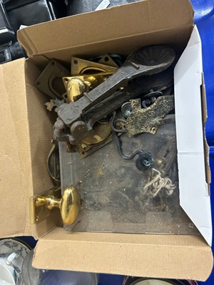 Lot 507 - A box of various door furniture and other items