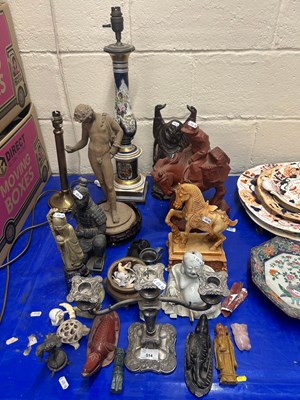 Lot 514 - Mixed Lot: Various items to include a carved...