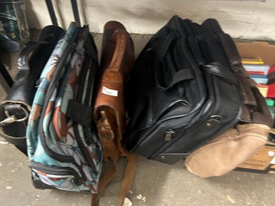 Lot 531 - Mixed Lot: Leather shoulder bags and others