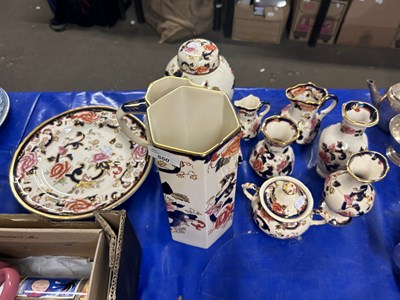 Lot 550 - Collection of Masons Mandalay pattern ceramics...