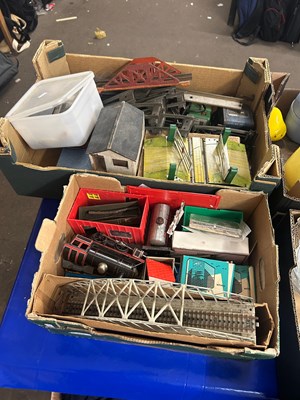 Lot 554 - Box of various model railway track,...