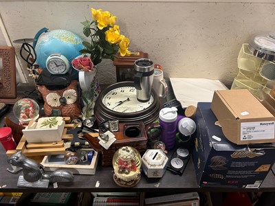 Lot 565 - Large Mixed Lot: Wall clock, modern globe,...