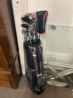 Lot 614 - Case of mixed golf clubs to include Howson,...