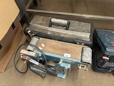 Lot 673 - A belt sander