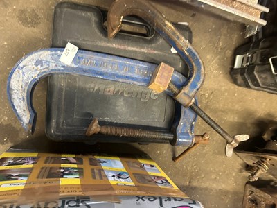 Lot 677 - Electric jigsaw and two G clamps