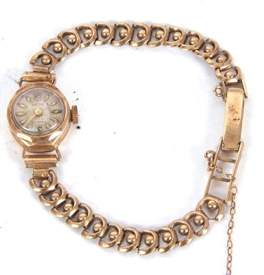 Lot 249 - A 9ct gold lady's Baume wristwatch stamped 375...