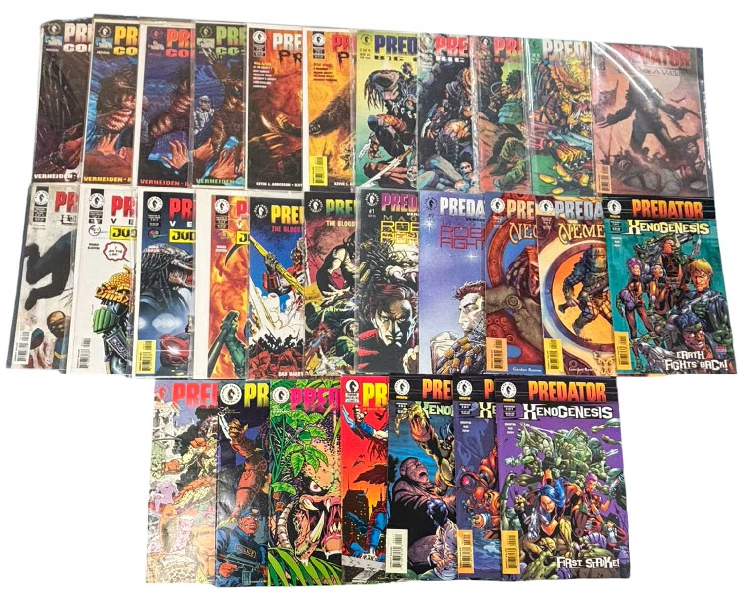 Lot 56 - PREDATOR COMIC BOOKS [Dark Horse]: #1 - 4...