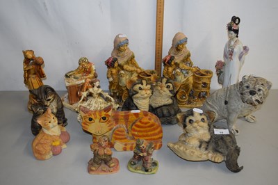 Lot 18 - Group of various figures, models of cats etc,...