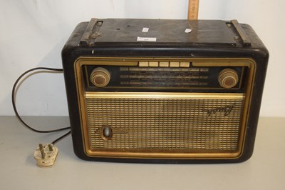 Lot 28 - A vintage radio