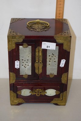 Lot 81 - A small Oriental jewellery box