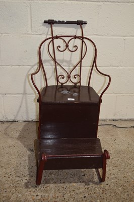 Lot 287 - Child's single seat sledge