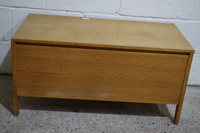 Lot 293 - Oak blanket box