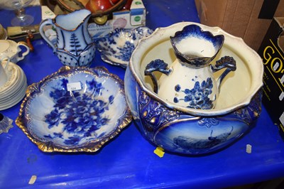 Lot 524 - Quantity of mixed ceramics and wash set and...