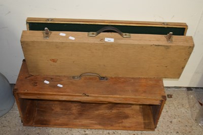 Lot 365 - A wooden gun case and pine storage box