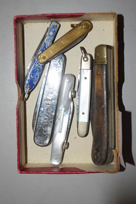 Lot 102 - Quantity of assorted penknives