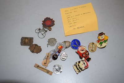 Lot 122 - Quantity of vintage and other badges to...