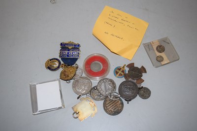 Lot 123 - Small quantity of vintage badges, medallions,...