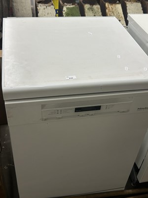 Lot 830 - A Miele dishwasher