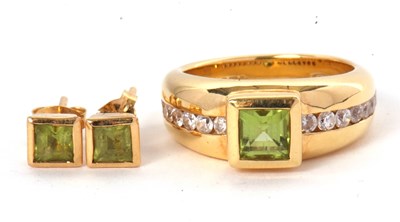 Lot 118 - An 18ct peridot ring and a pair of 18ct...