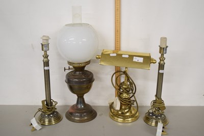 Lot 6 - Mixed Lot: Pair of modern table lamps, a...