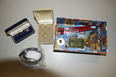 Lot 113 - Mixed Lot: Pens, wristwatch, buttons, badges...