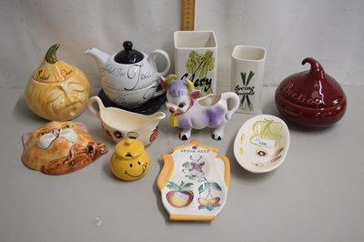 Lot 150 - Quantity of novelty tea wares, jars and covers...