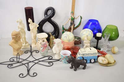 Lot 178 - Mixed lot of glass and other items including a...