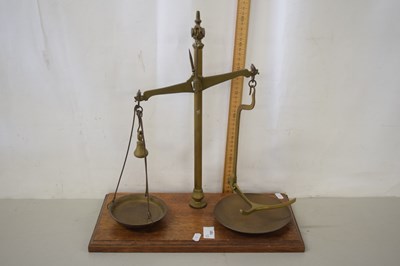 Lot 191 - Set of brass scales