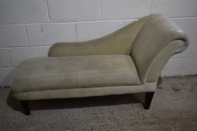 Lot 273 - Small chaise longue