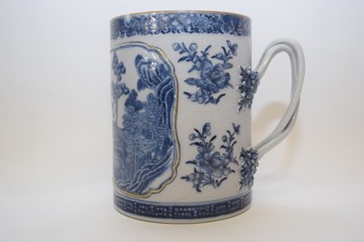 Lot 1 - Late 18th century Chinese blue and white...